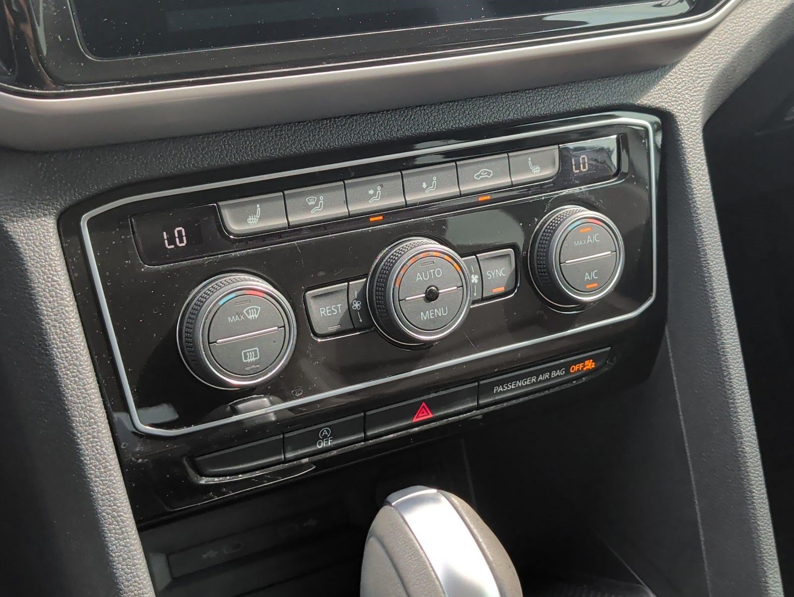 Used 2023 Volkswagen Atlas SE w/ Panoramic Sunroof Package FWD image 20