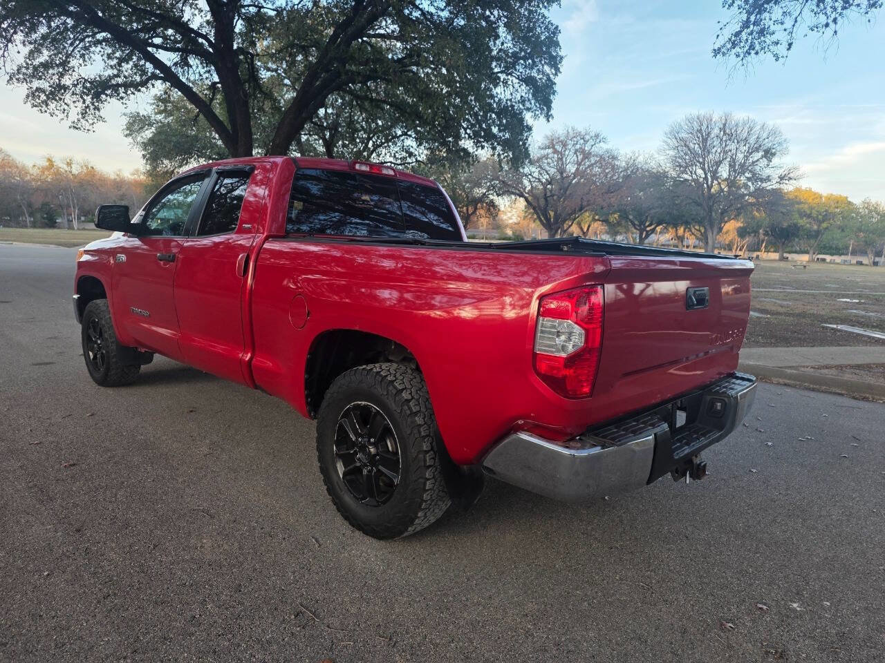 Used 2015 Toyota Tundra SR5 image 7