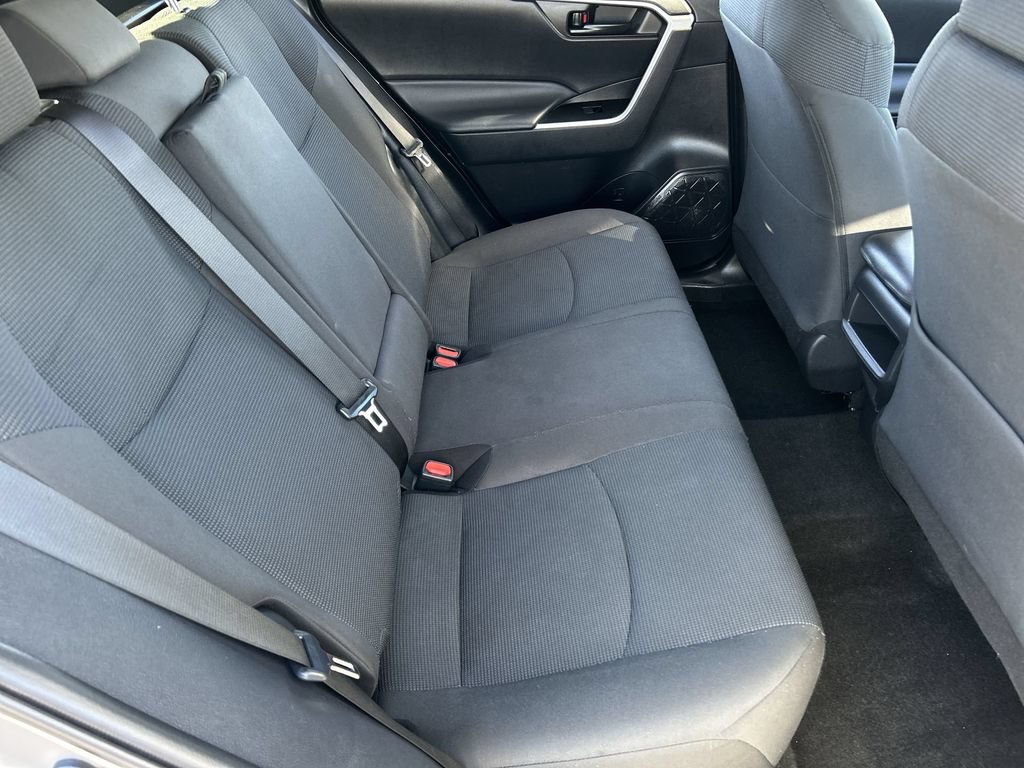 Used 2021 Toyota RAV4 LE w/ Carpet Mat Package (TMS) FWD image 27