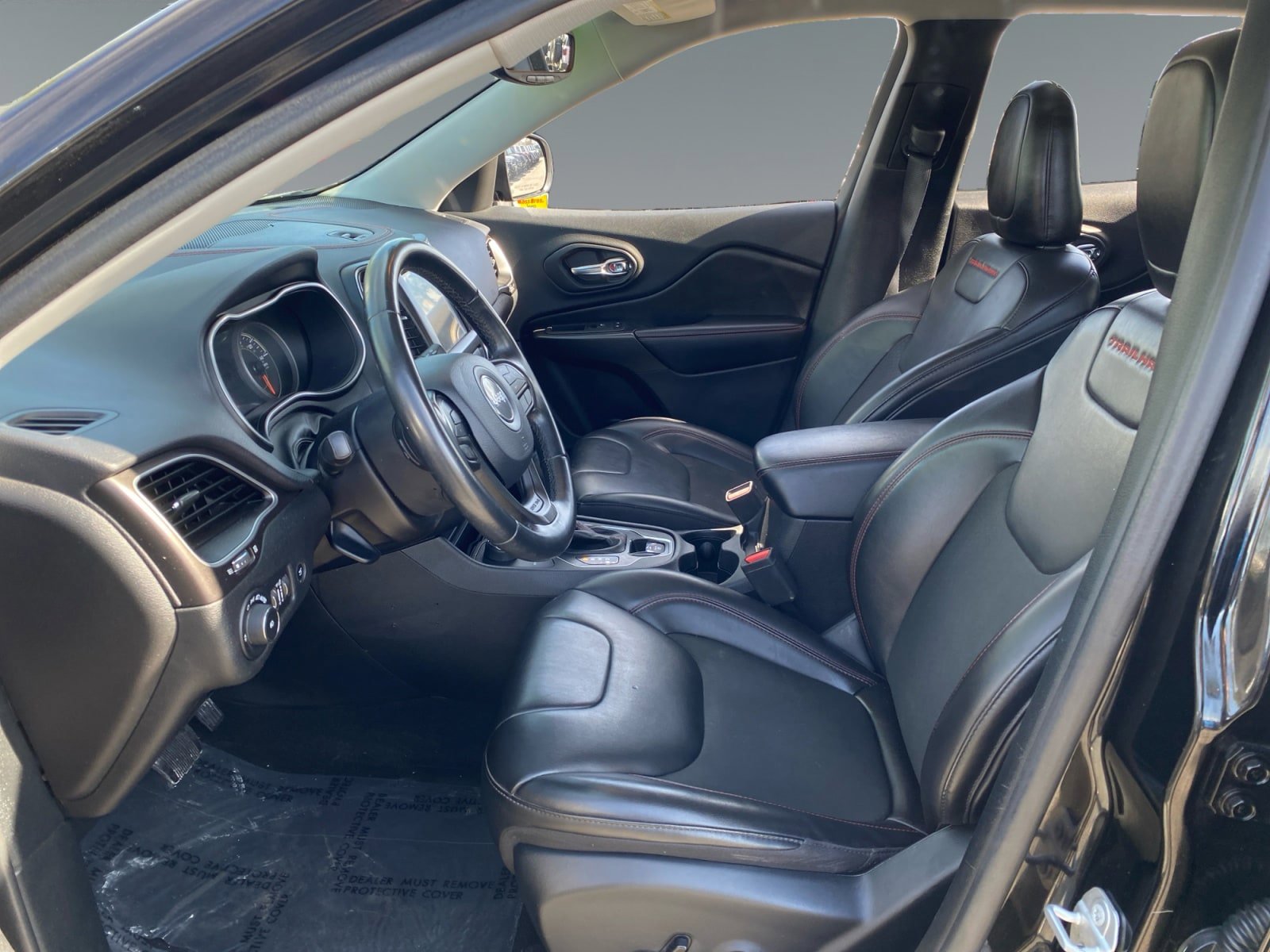 Used 2020 Jeep Cherokee Trailhawk w/ Comfort/Convenience Group AWD/4WD image 9