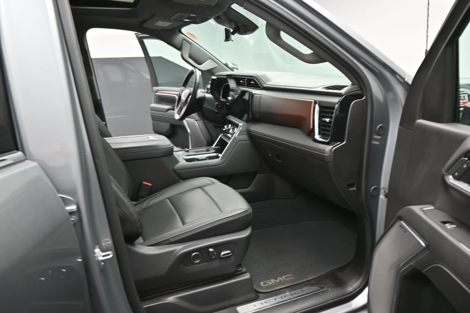 Used 2026 GMC Sierra 3500 Denali w/ Denali Reserve Package AWD/4WD image 20