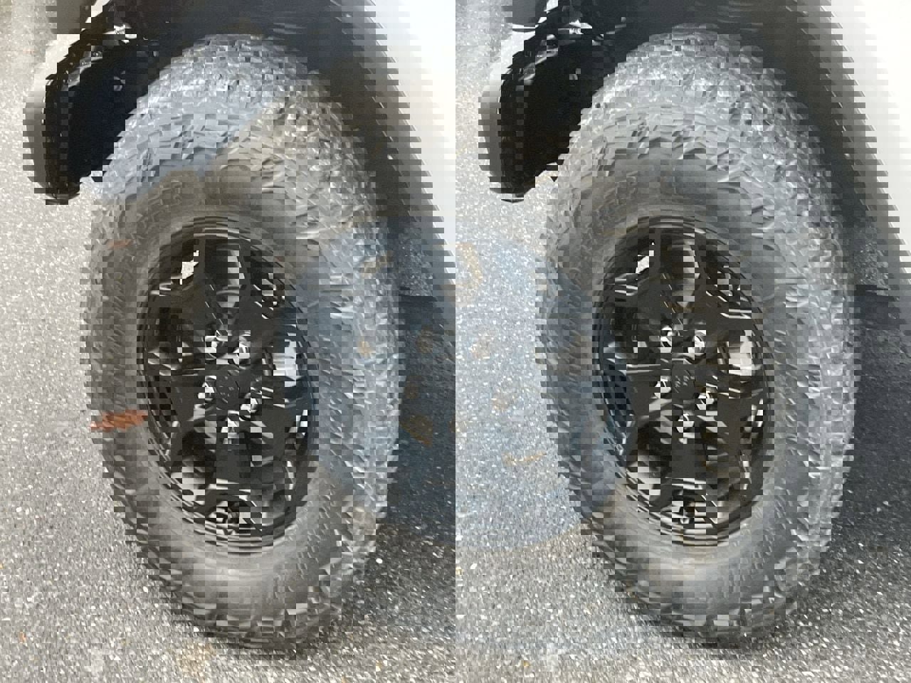 Used 2022 Jeep Gladiator Willys image 10