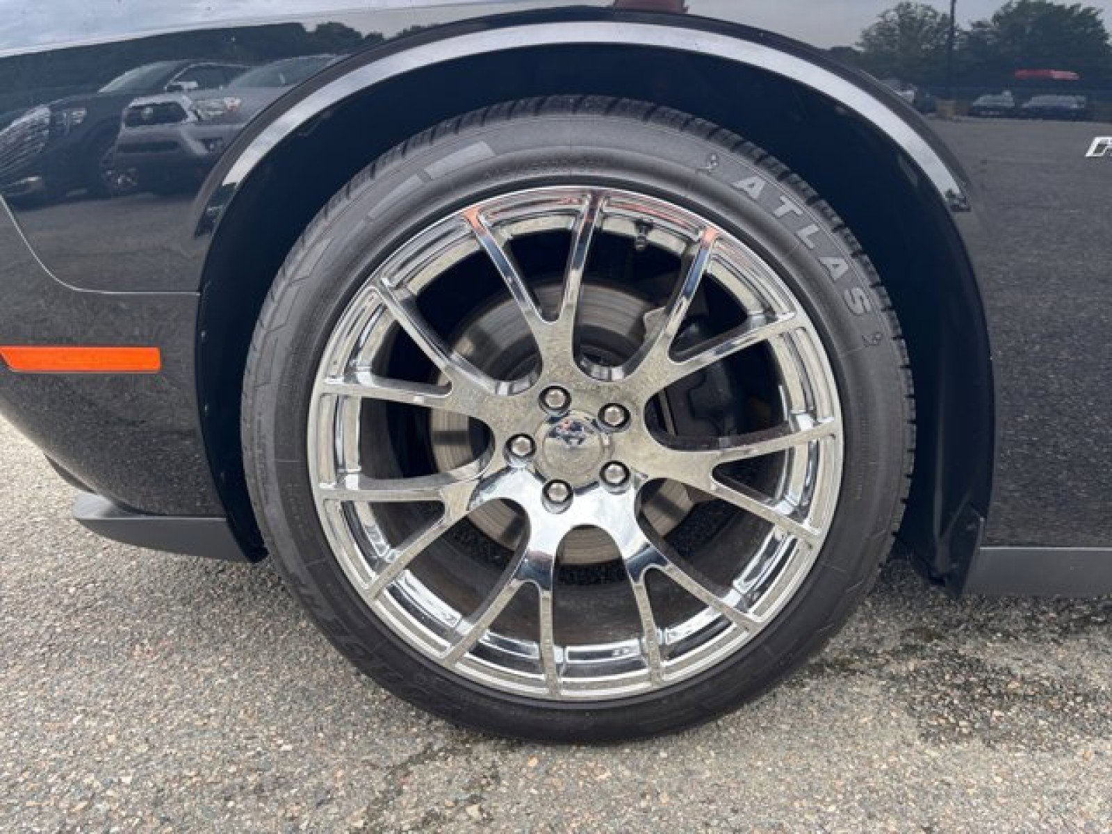 Used 2016 Dodge Challenger R/T image 10