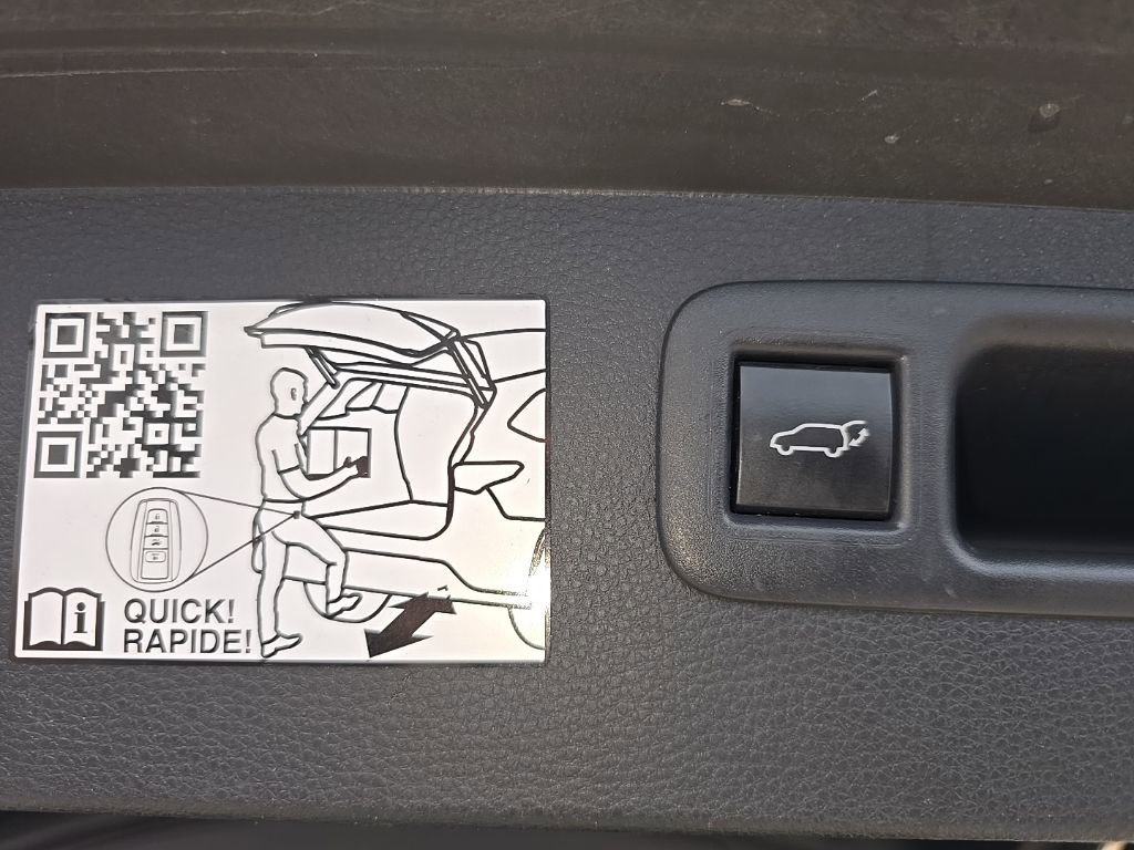 Used 2024 Toyota Highlander XLE image 27