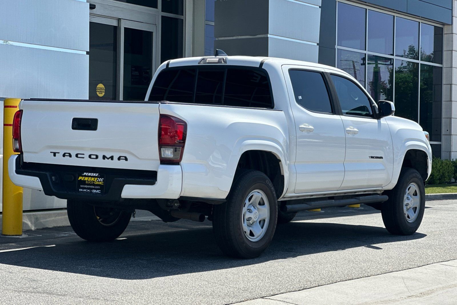 Used 2022 Toyota Tacoma SR w/ SR Convenience Package RWD image 4