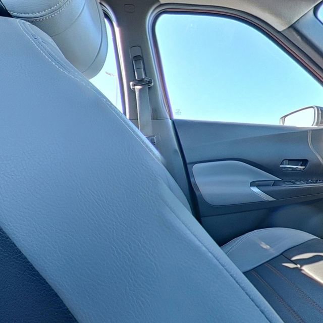 Used 2023 Nissan Kicks SR w/ SR Premium Package FWD image 27