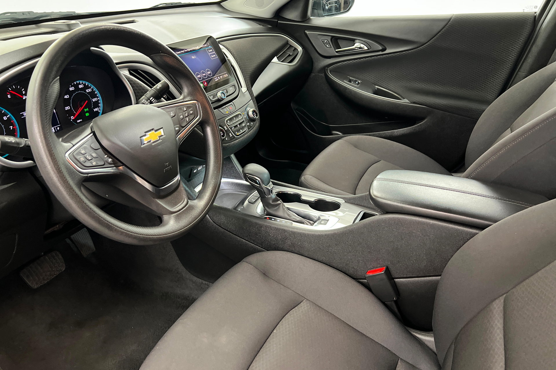 Used 2024 Chevrolet Malibu LT FWD image 17