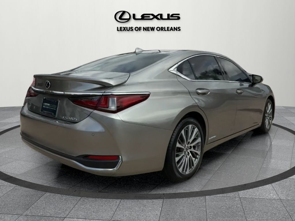 Certified 2021 Lexus ES 300h w/ Premium Package image 7