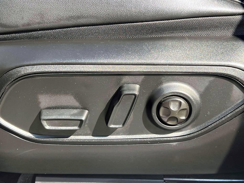 Certified 2023 Jeep Grand Cherokee L Laredo image 19