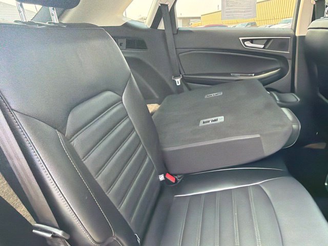 Used 2016 Ford Edge SEL w/ Equipment Group 201A AWD/4WD image 12