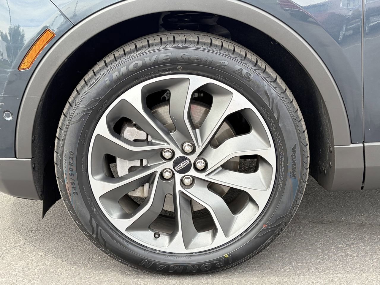 Used 2023 Lincoln Nautilus Reserve w/ Equipment Group 201A image 9