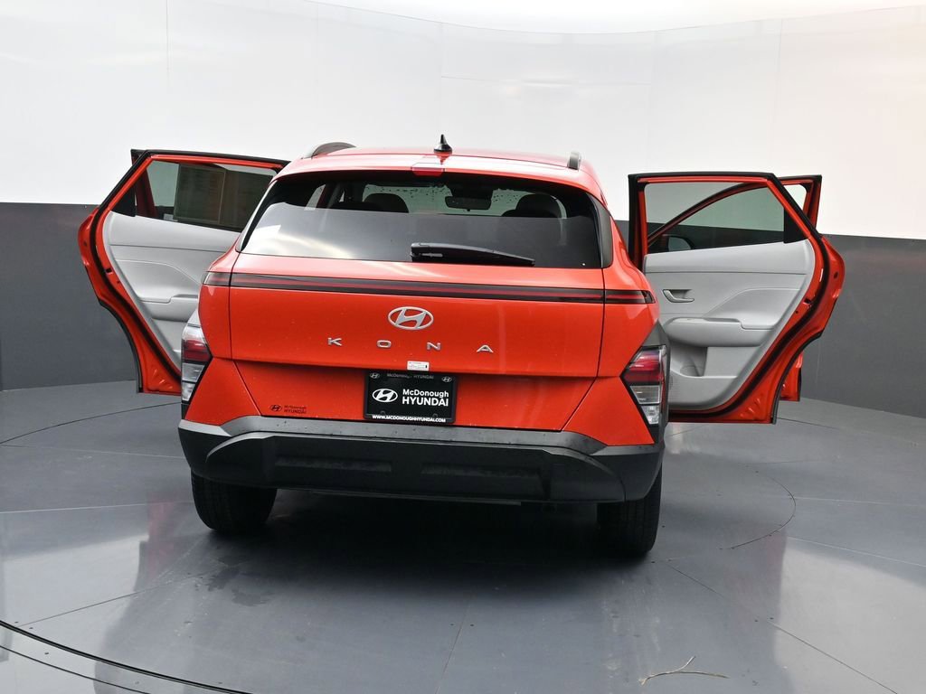 Certified 2025 Hyundai Kona SEL image 22