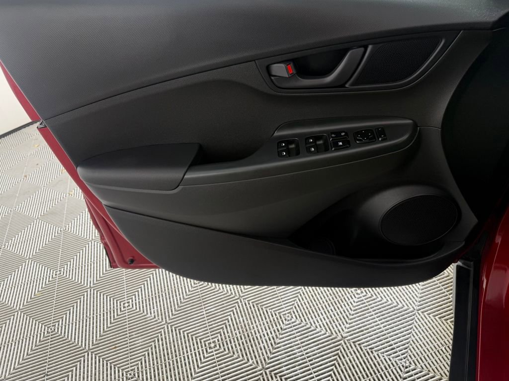 Used 2018 Hyundai Kona SEL image 10