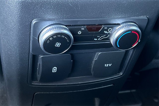 Used 2022 Ford Explorer XLT w/ Equipment Group 202A image 14