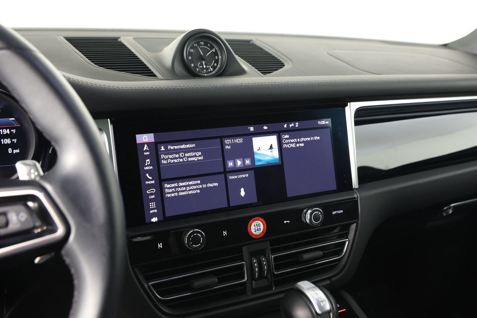 Certified 2023 Porsche Macan S AWD/4WD image 13