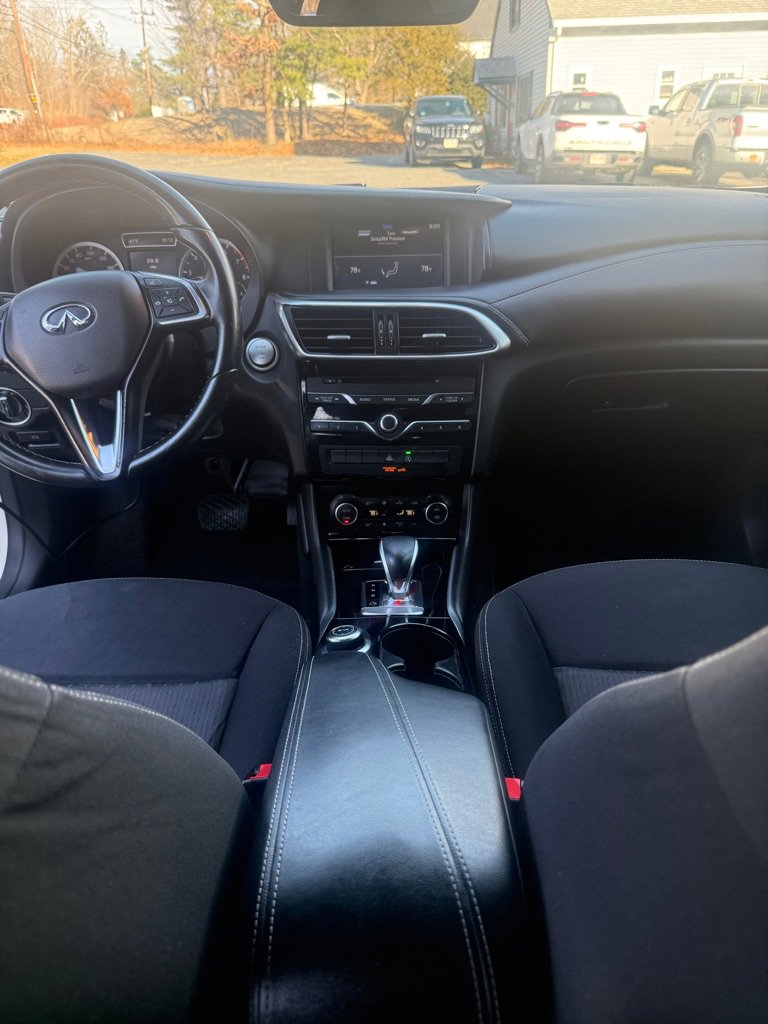 Used 2017 INFINITI QX30 image 14