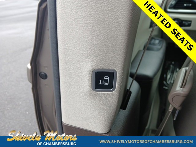 Used 2017 Chrysler Pacifica Touring-L Plus w/ Tire & Wheel Group image 16