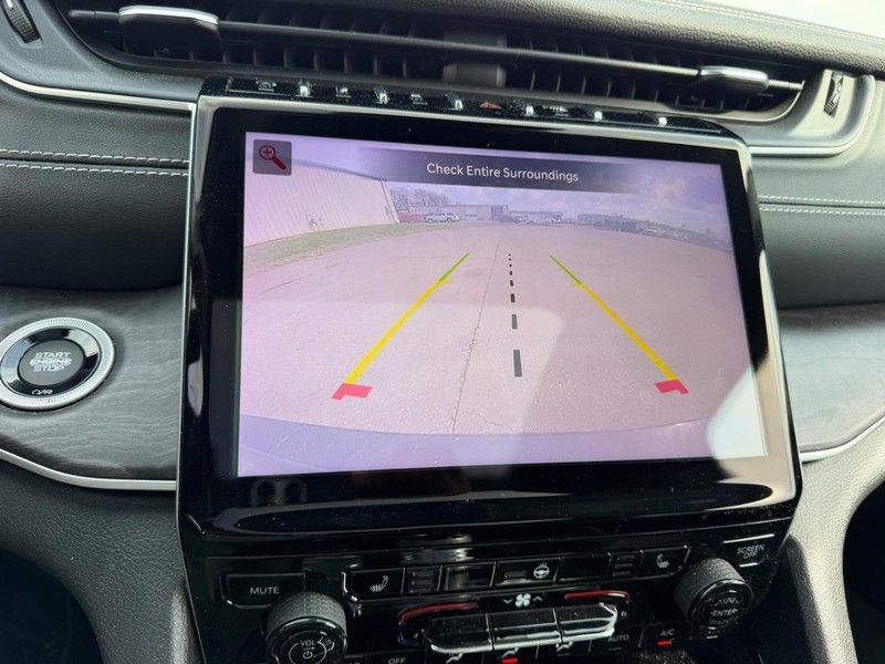 Used 2022 Jeep Grand Cherokee L Limited image 24