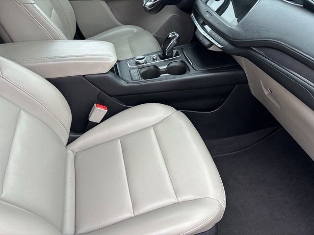 Used 2019 Cadillac XT4 Luxury w/ Cold Weather Package FWD image 38