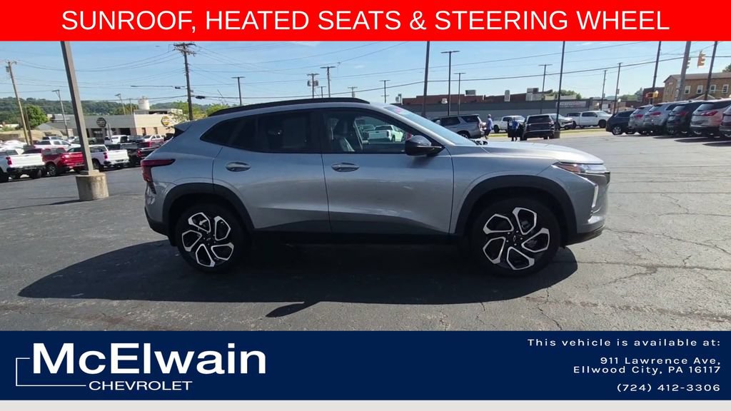Used 2026 Chevrolet Trax RS w/ Sunroof Package FWD image 2