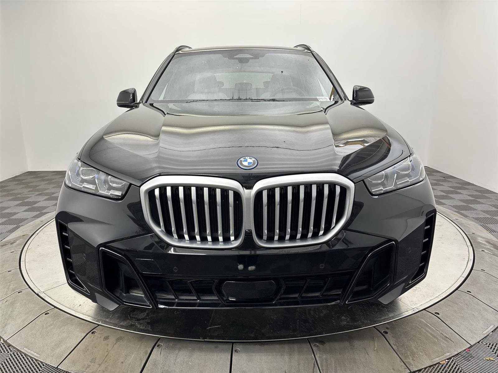 Used 2025 BMW X5 xDrive50e w/ M Sport Package image 14