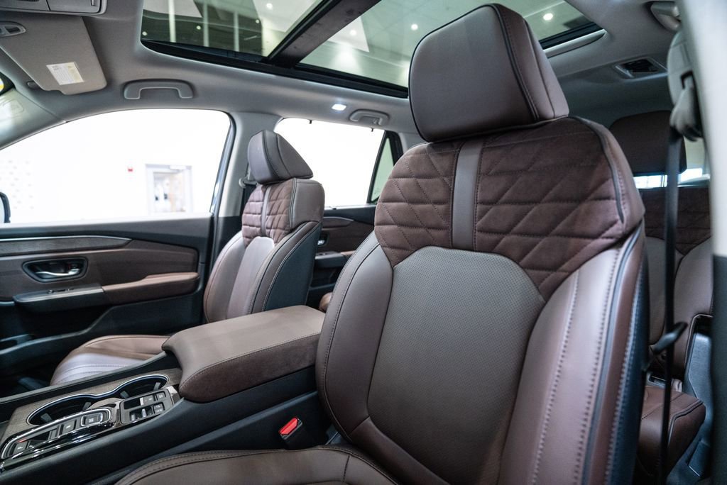 Used 2026 Honda Pilot Elite image 6