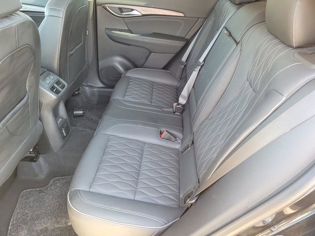 Used 2021 Buick Envision Avenir w/ Technology Package II image 35