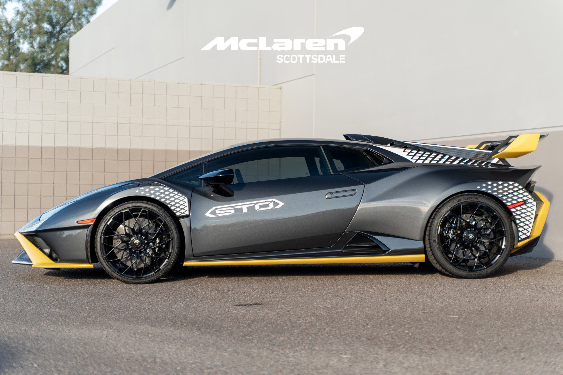 Used 2022 Lamborghini Huracan STO image 4