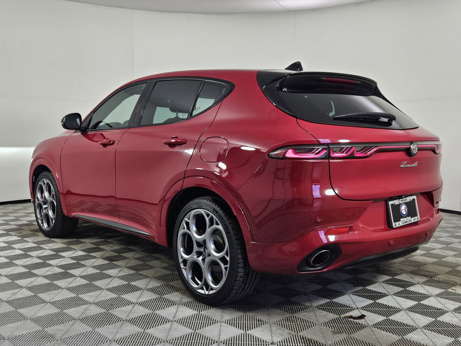 Used 2025 Alfa Romeo Tonale Tributo Italiano AWD/4WD image 5