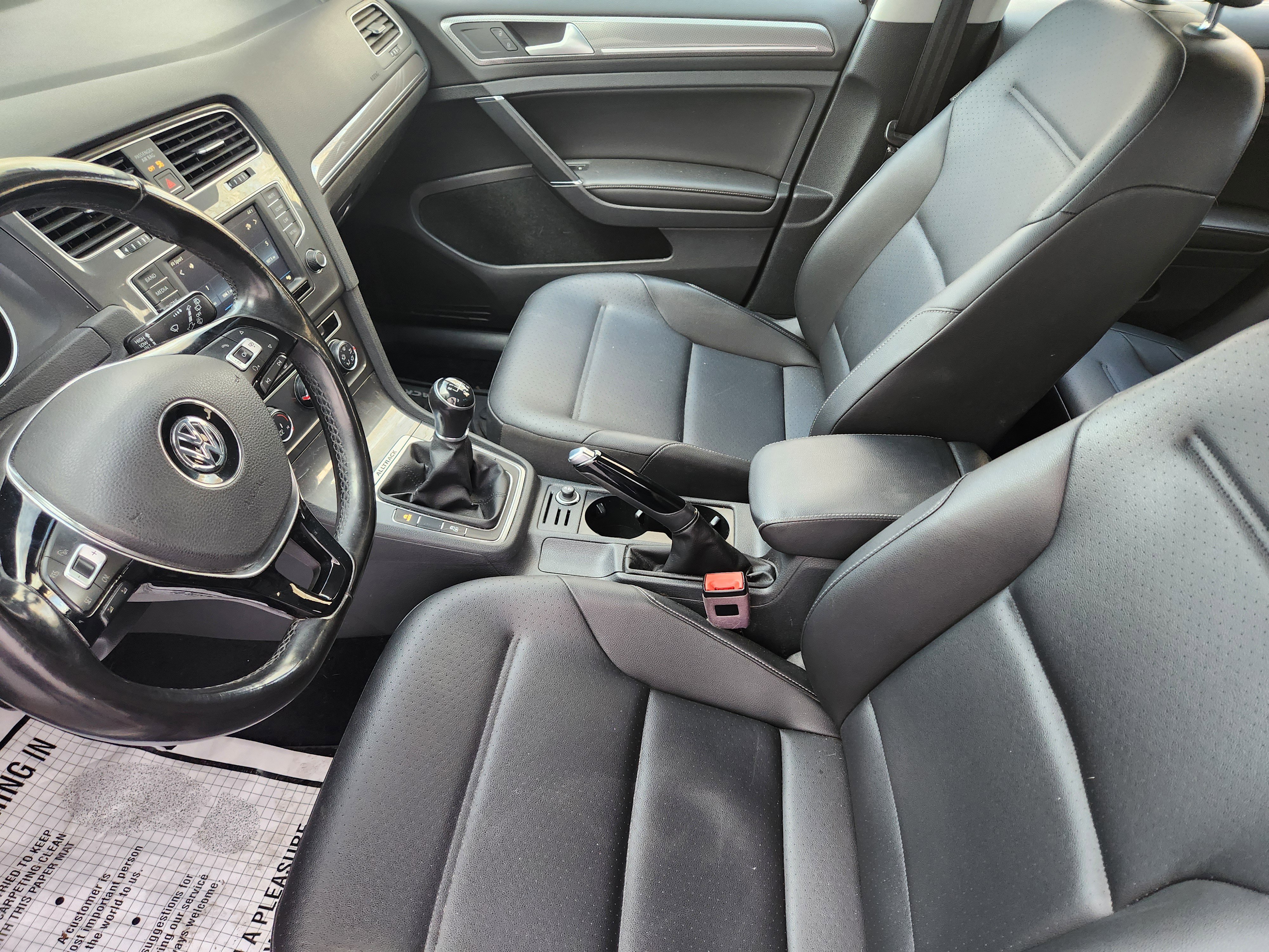 Used 2017 Volkswagen Golf Alltrack S image 20