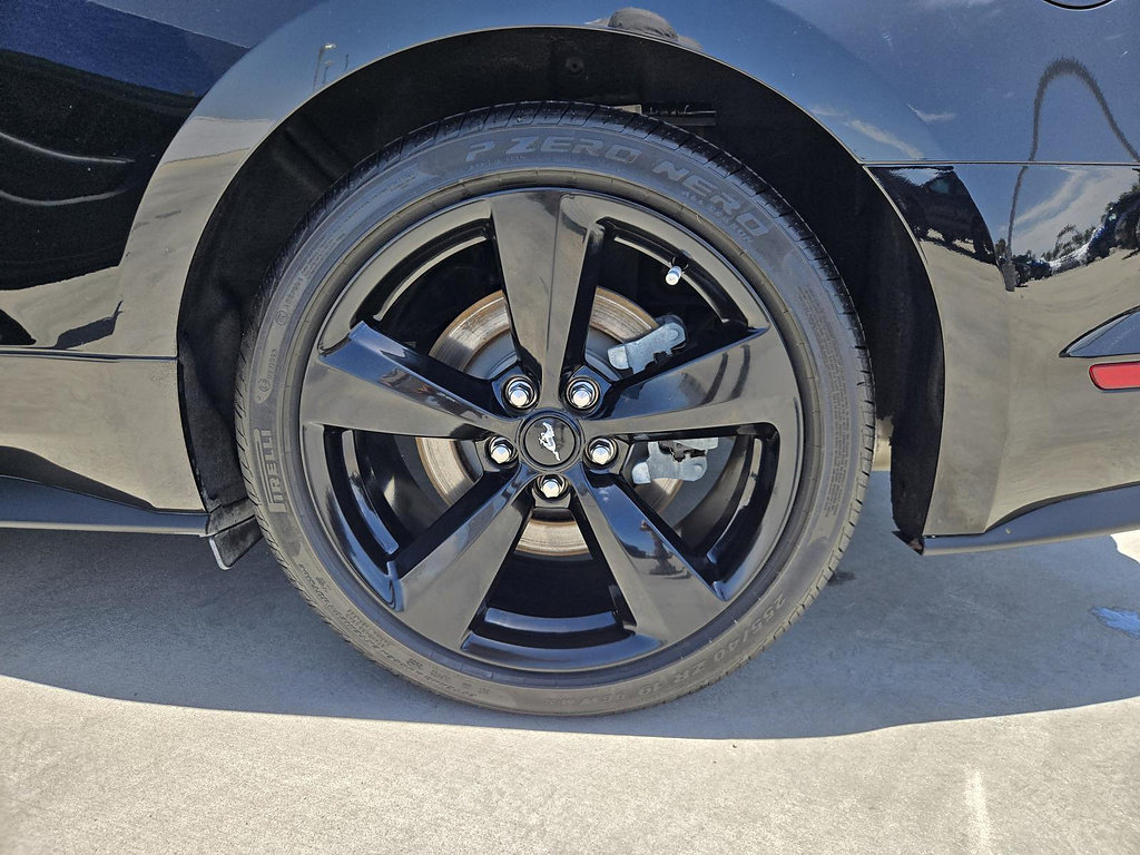 Used 2022 Ford Mustang GT Premium w/ Black Accent Package RWD image 28
