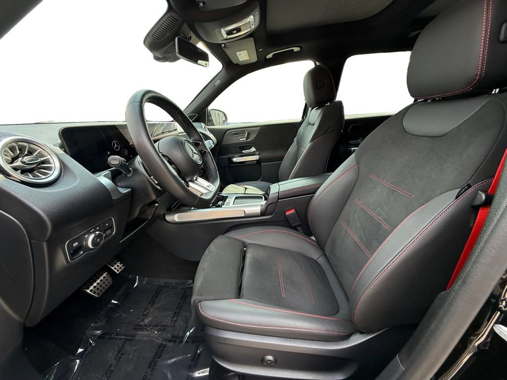 Used 2025 Mercedes-Benz GLB 35 AMG 4MATIC image 9