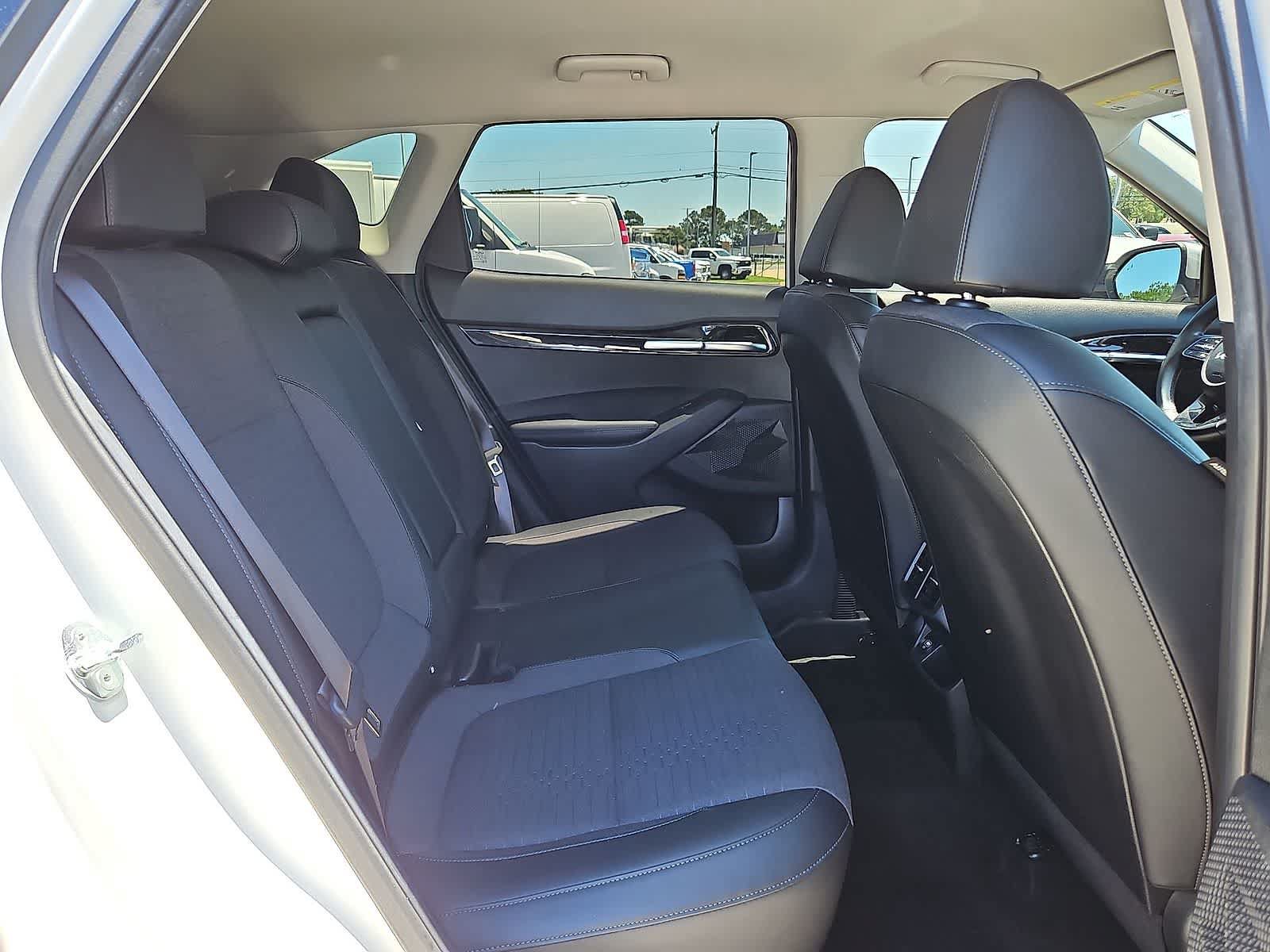 Used 2023 Kia Seltos S w/ Navigation Package AWD/4WD image 32
