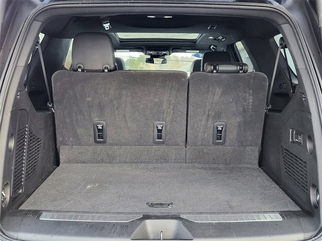 Used 2025 GMC Yukon XL AT4 image 31