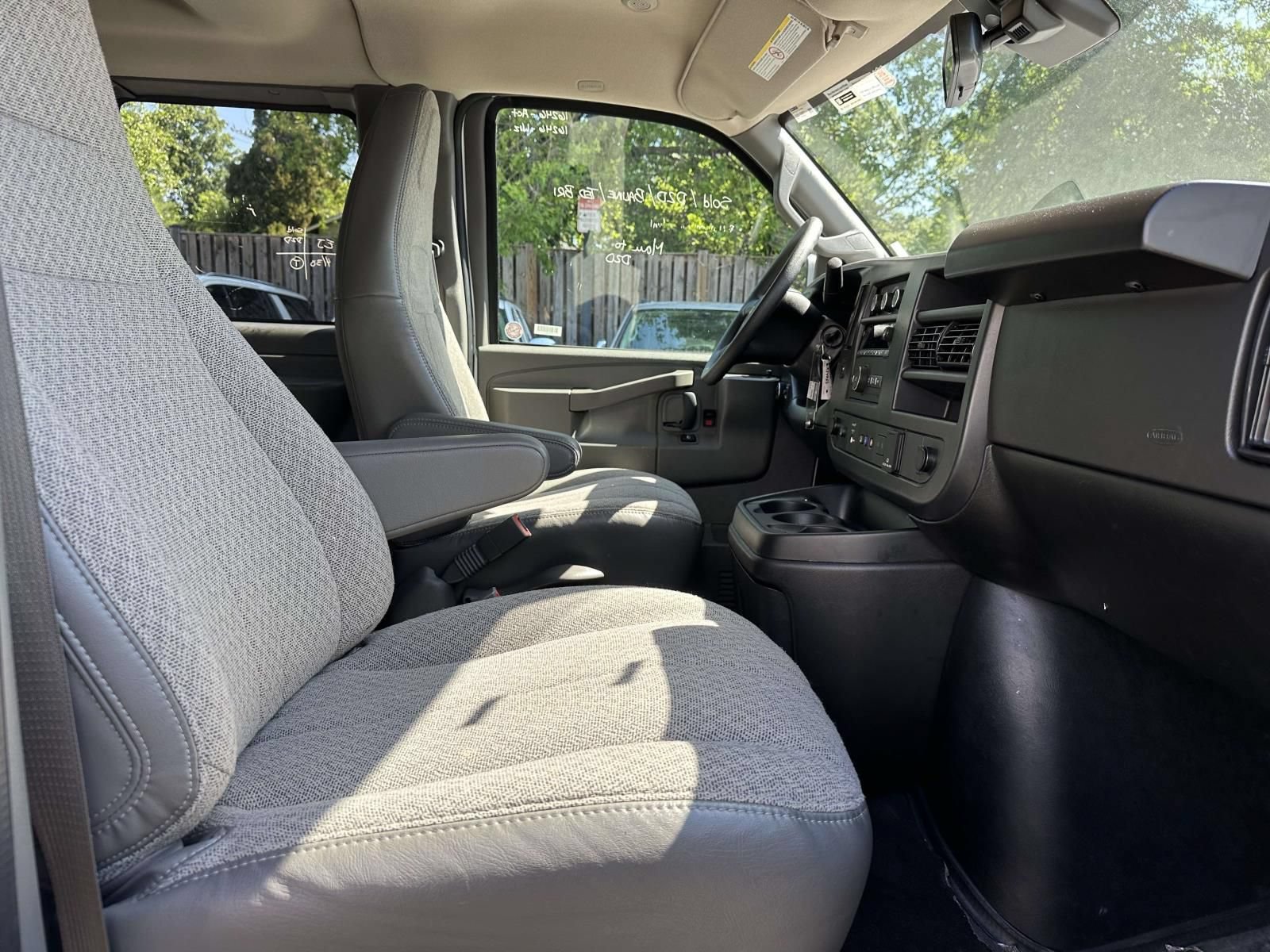 Certified 2025 Chevrolet Express 3500 LT w/ LT Preferred Equipment Group RWD image 27