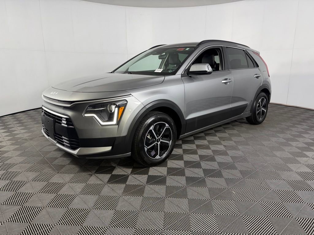 Used 2025 Kia Niro EX image 3