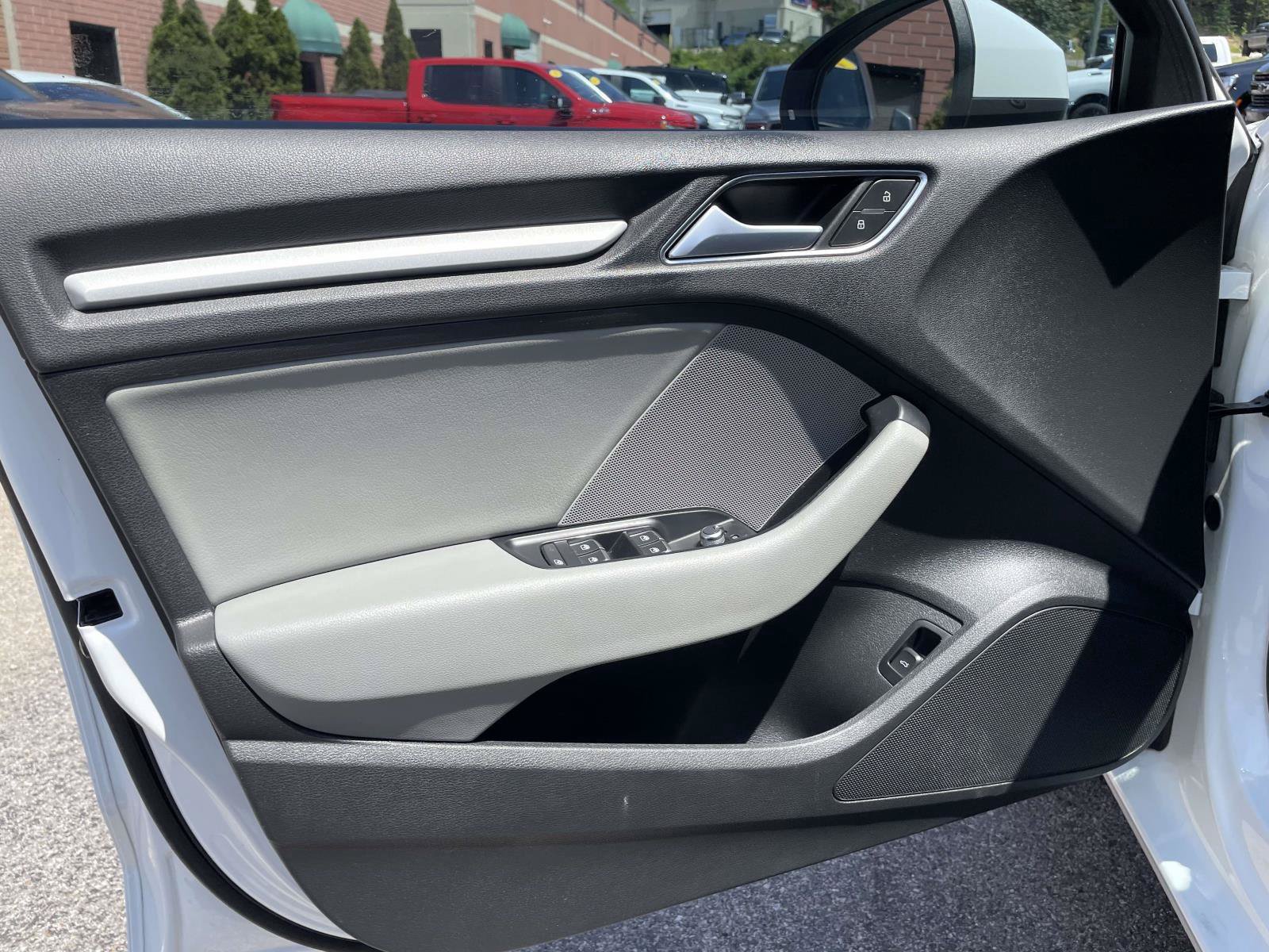 Used 2018 Audi A3 2.0T Premium FWD image 5