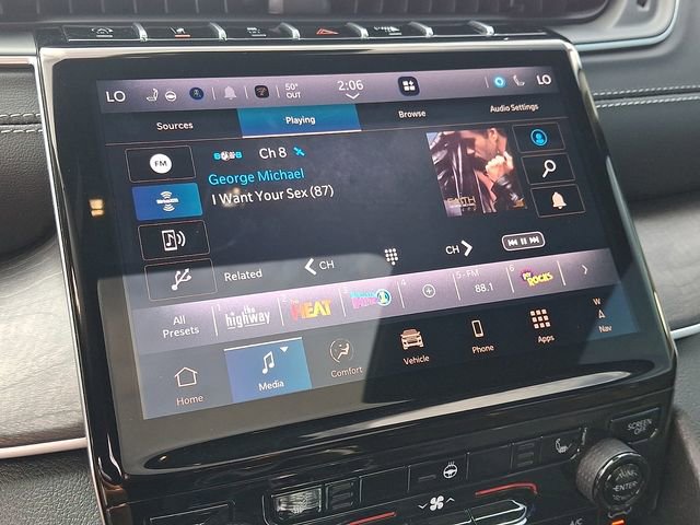 Used 2025 Jeep Grand Cherokee L Limited w/ Black Appearance Package image 16