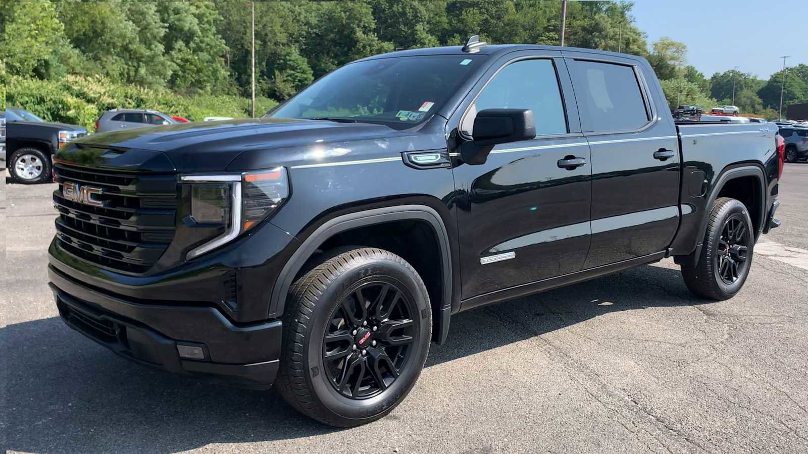 Certified 2025 GMC Sierra 1500 Elevation image 4