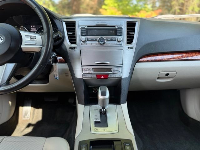 Used 2011 Subaru Outback 2.5i Limited AWD/4WD image 30
