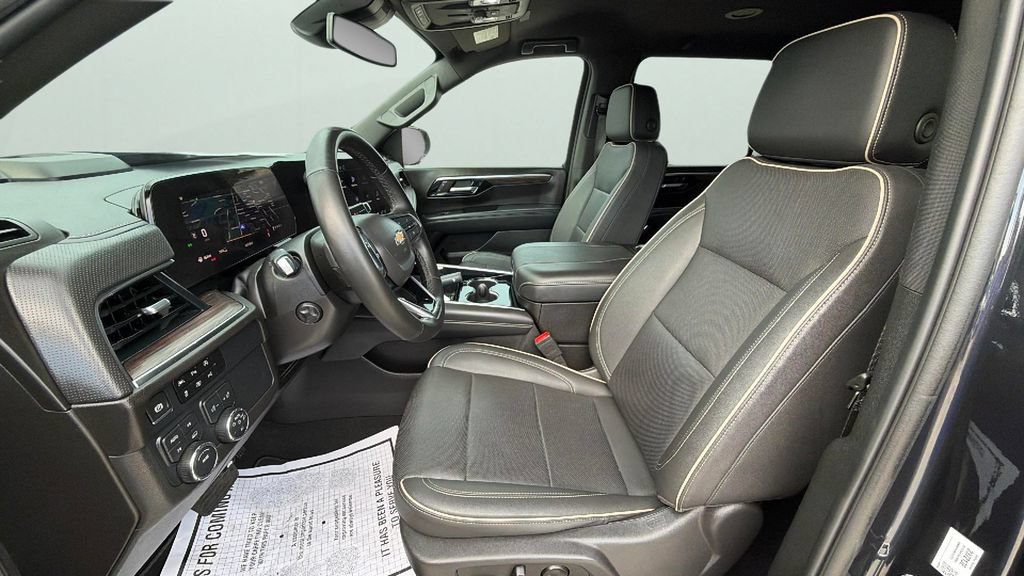 Certified 2025 Chevrolet Suburban Premier AWD/4WD image 17