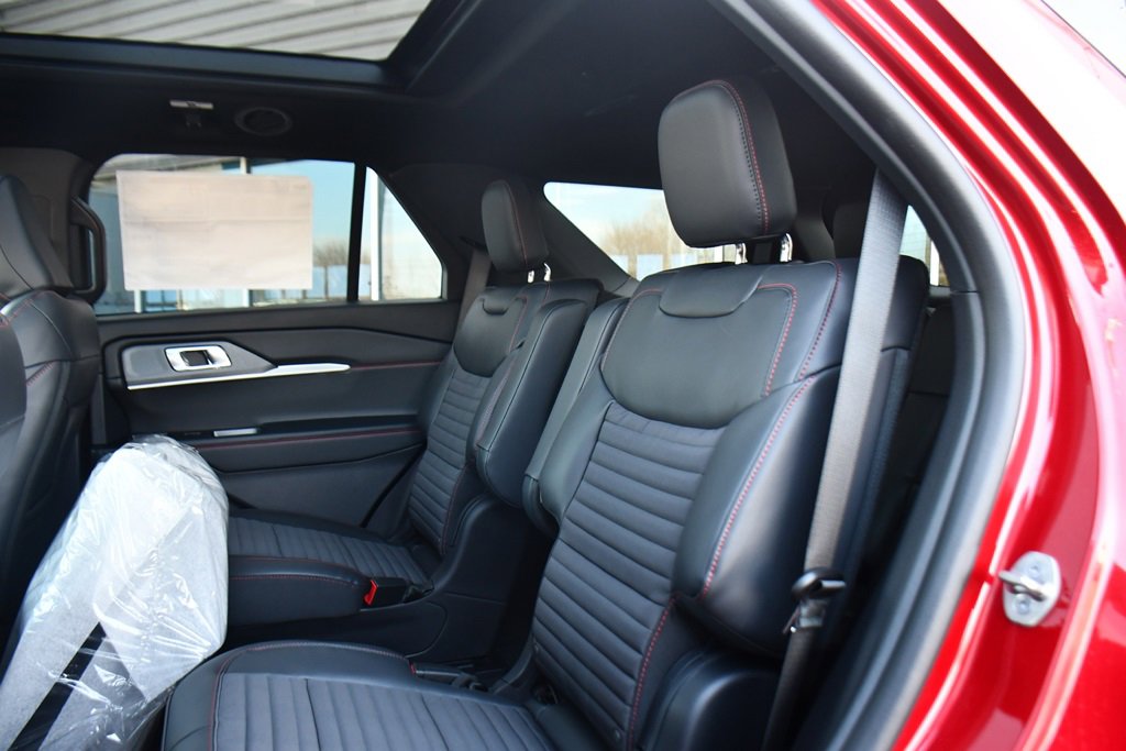 New 2026 Ford Explorer ST-Line w/ ST-Line Street Pack image 22