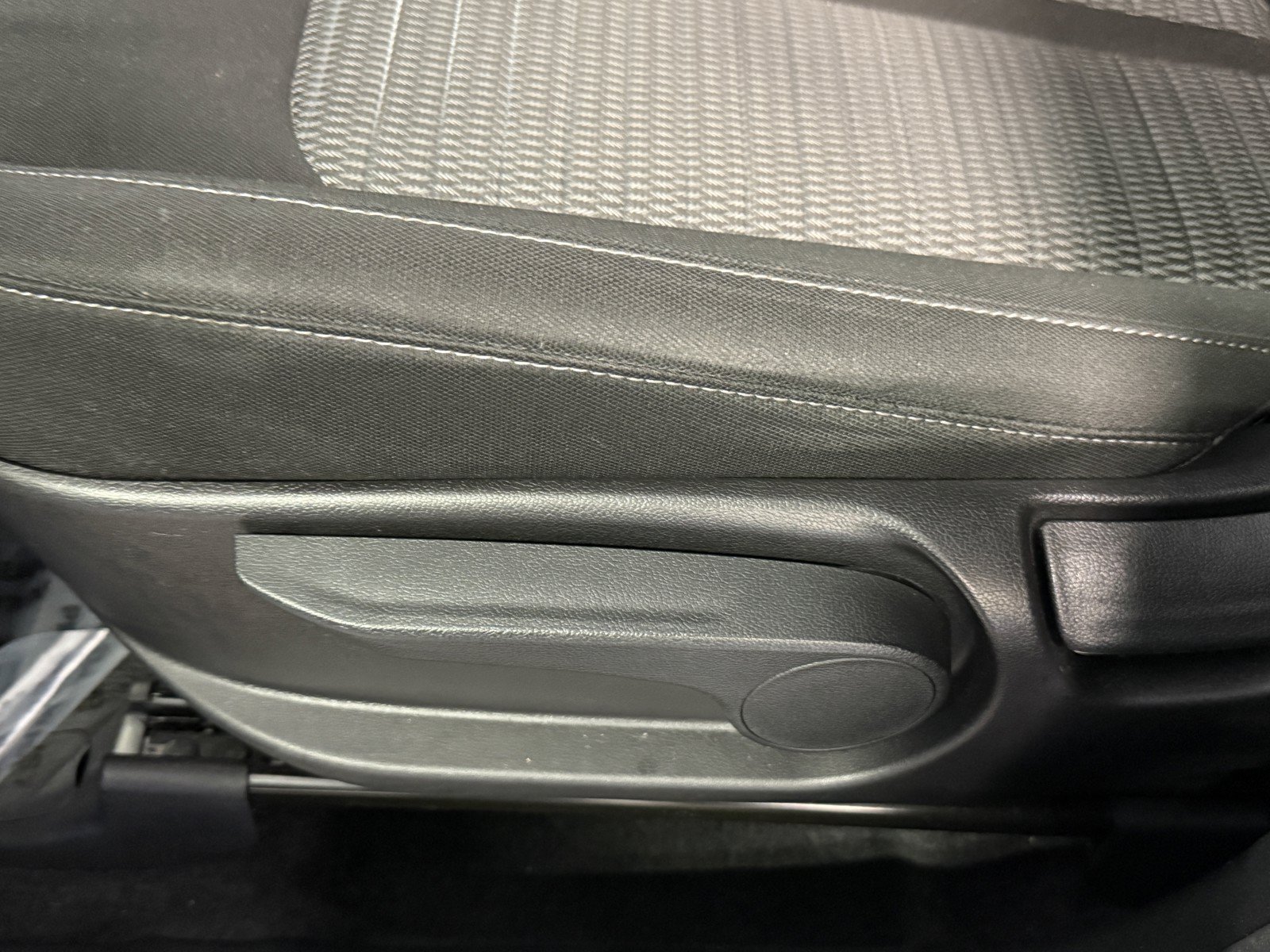 Used 2022 Kia Sorento LX FWD image 23