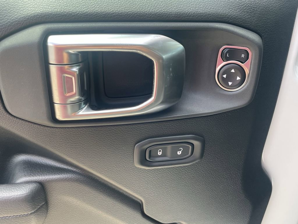 New 2025 Jeep Gladiator Rubicon w/ Safety Group AWD/4WD image 14