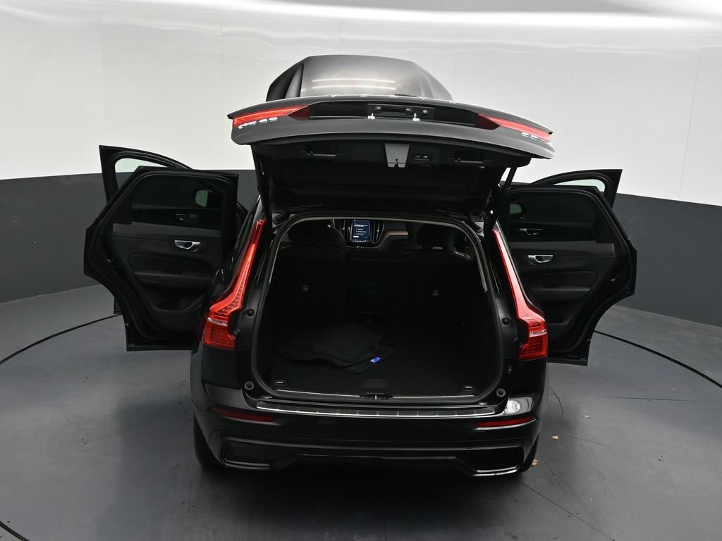 Used 2024 Volvo XC60 B5 Plus w/ Protection Package Premier AWD/4WD image 37