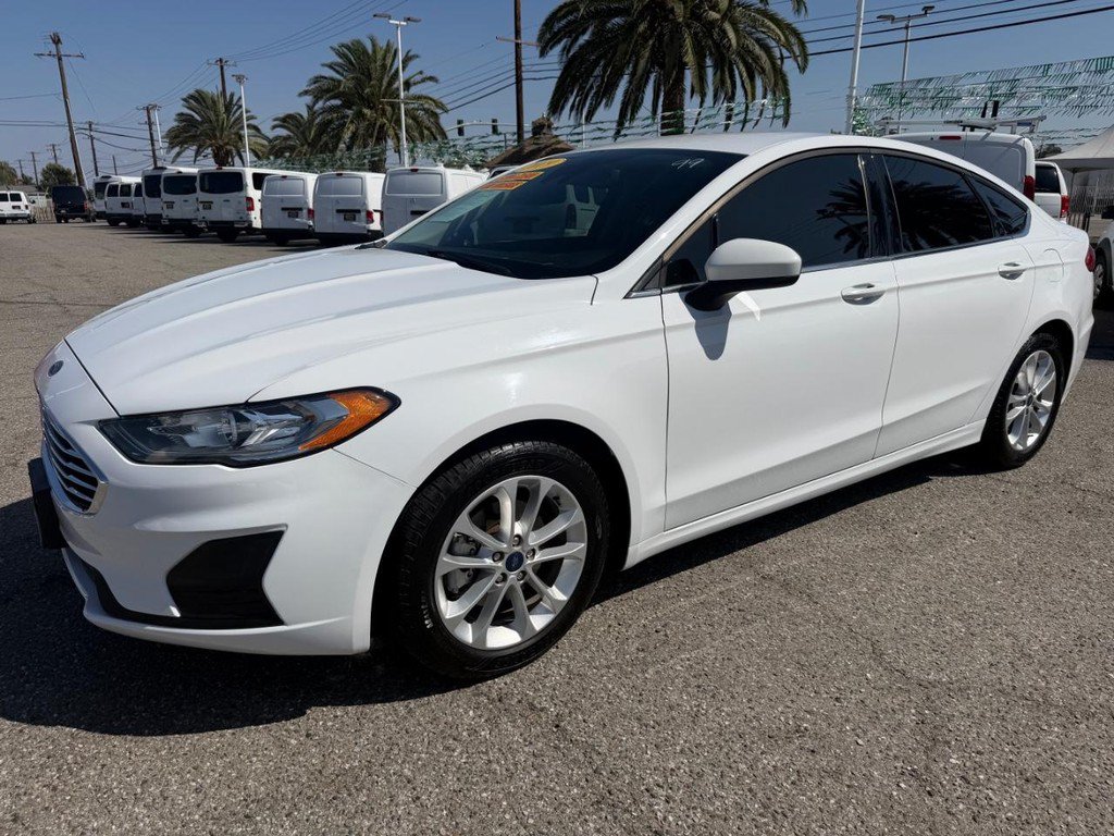 Used 2019 Ford Fusion SE FWD image 12