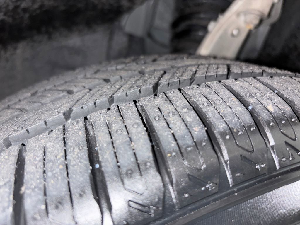 Used 2025 Volvo V60 B5 Cross Country Plus image 28