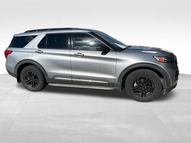Used 2020 Ford Explorer XLT w/ Comfort Package AWD/4WD image 4