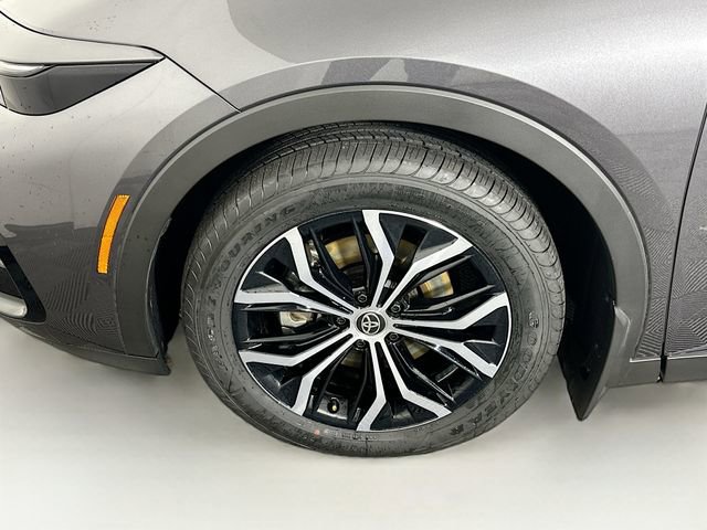 Used 2023 Toyota Crown XLE image 26