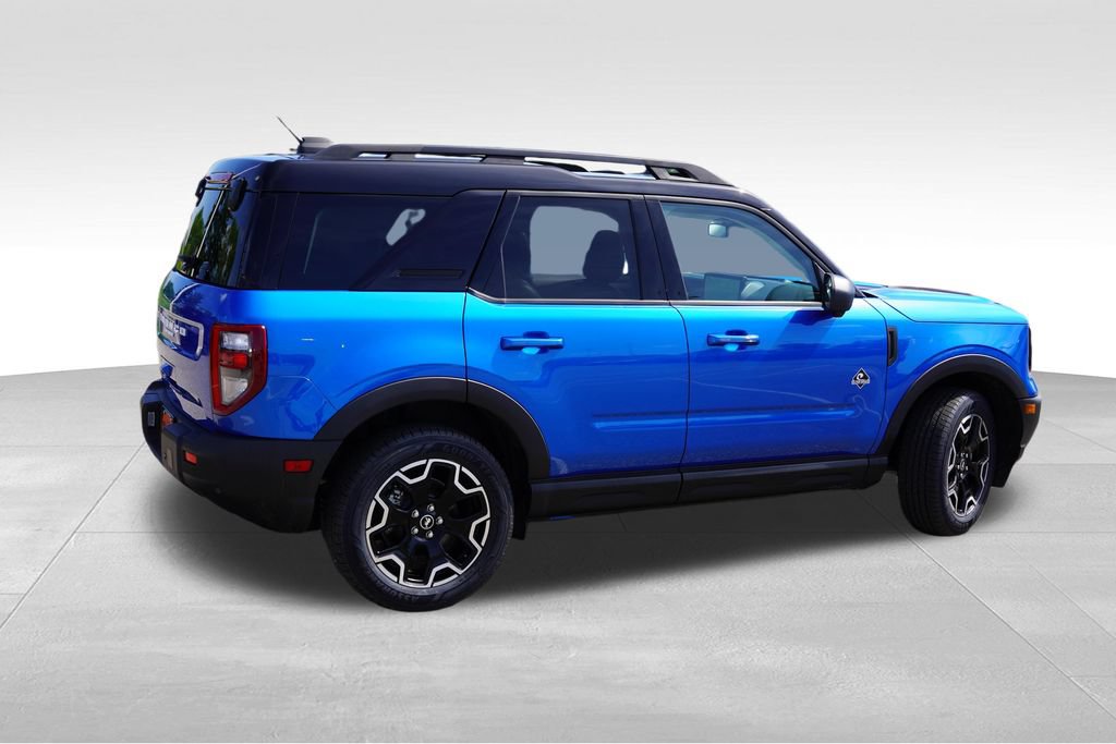 Certified 2025 Ford Bronco Sport Outer Banks w/ Outer Banks Tech Package+ AWD/4WD image 4